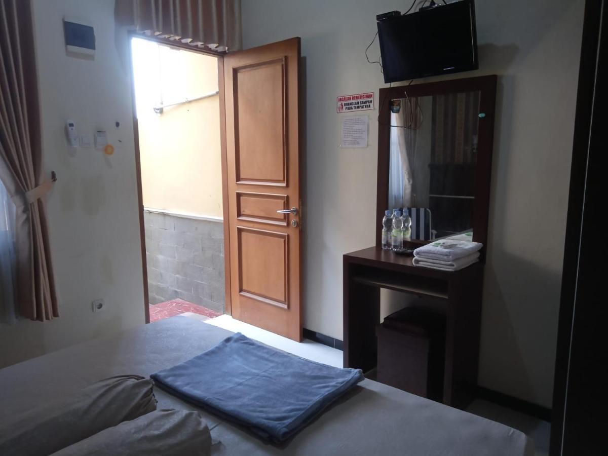 Riki Guesthouse Syari'Ah Jepara Ngoại thất bức ảnh